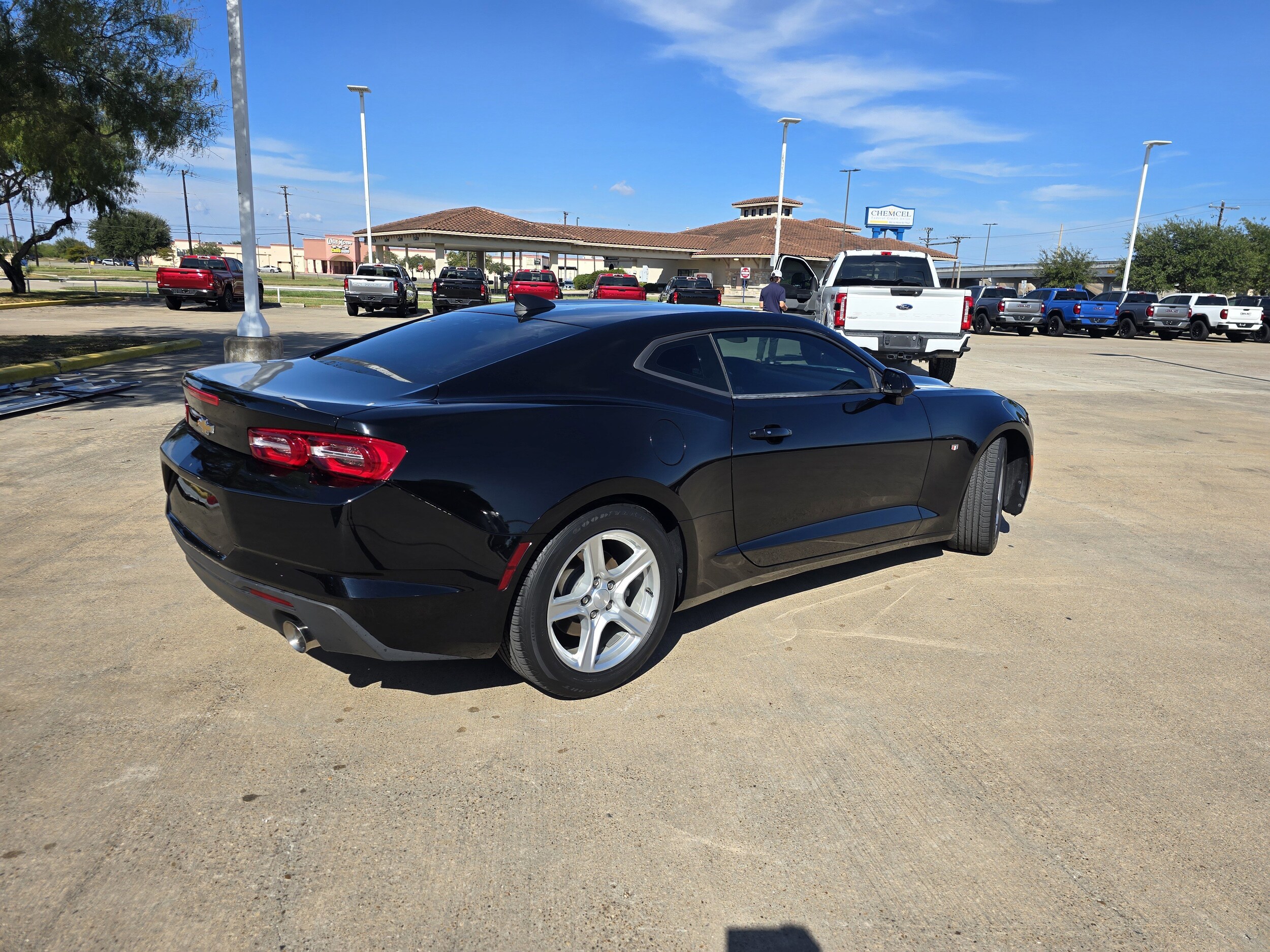 2021 Chevrolet Camaro 1LT photo 3