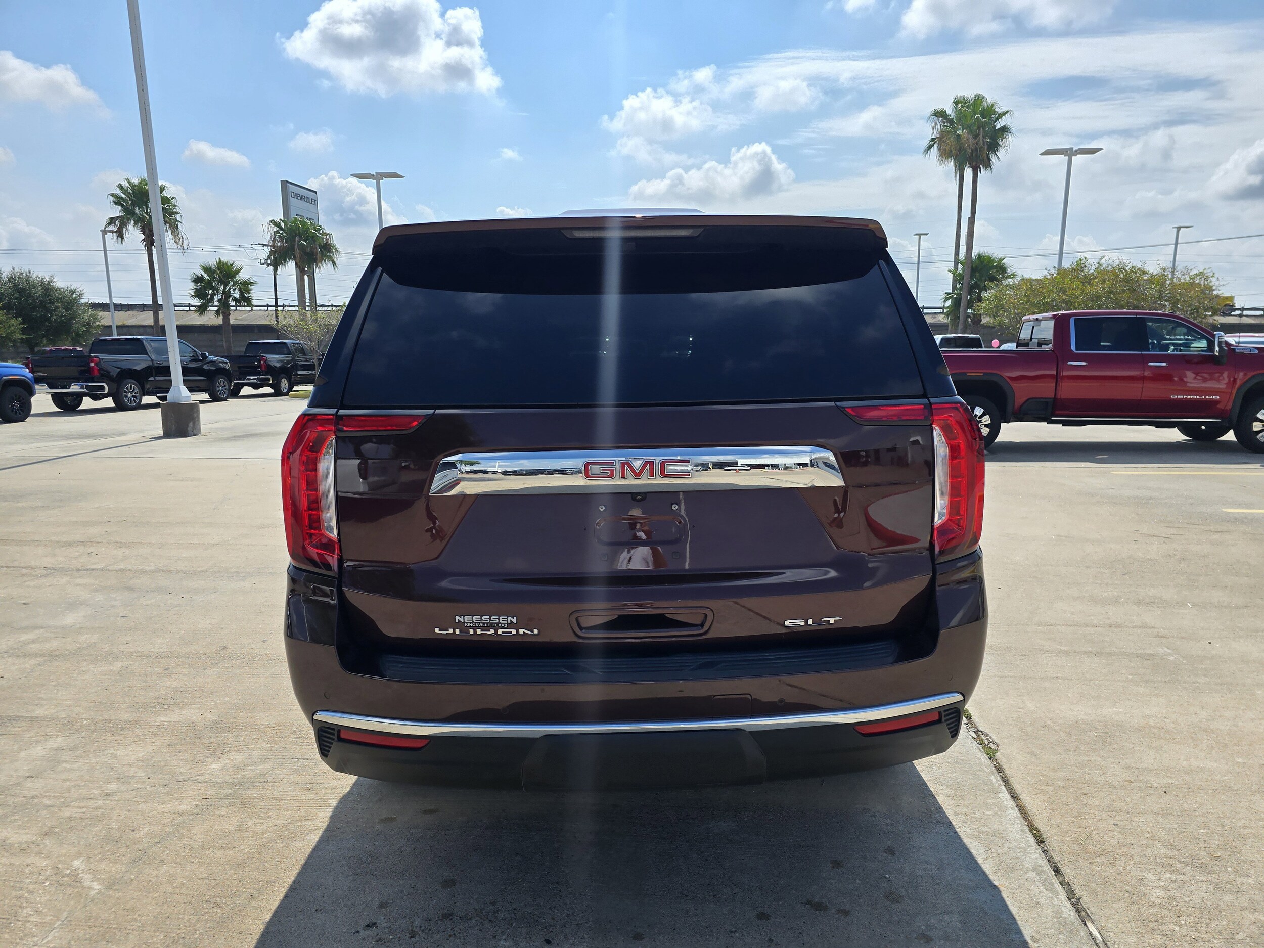 2023 Gmc Yukon SLT photo 3