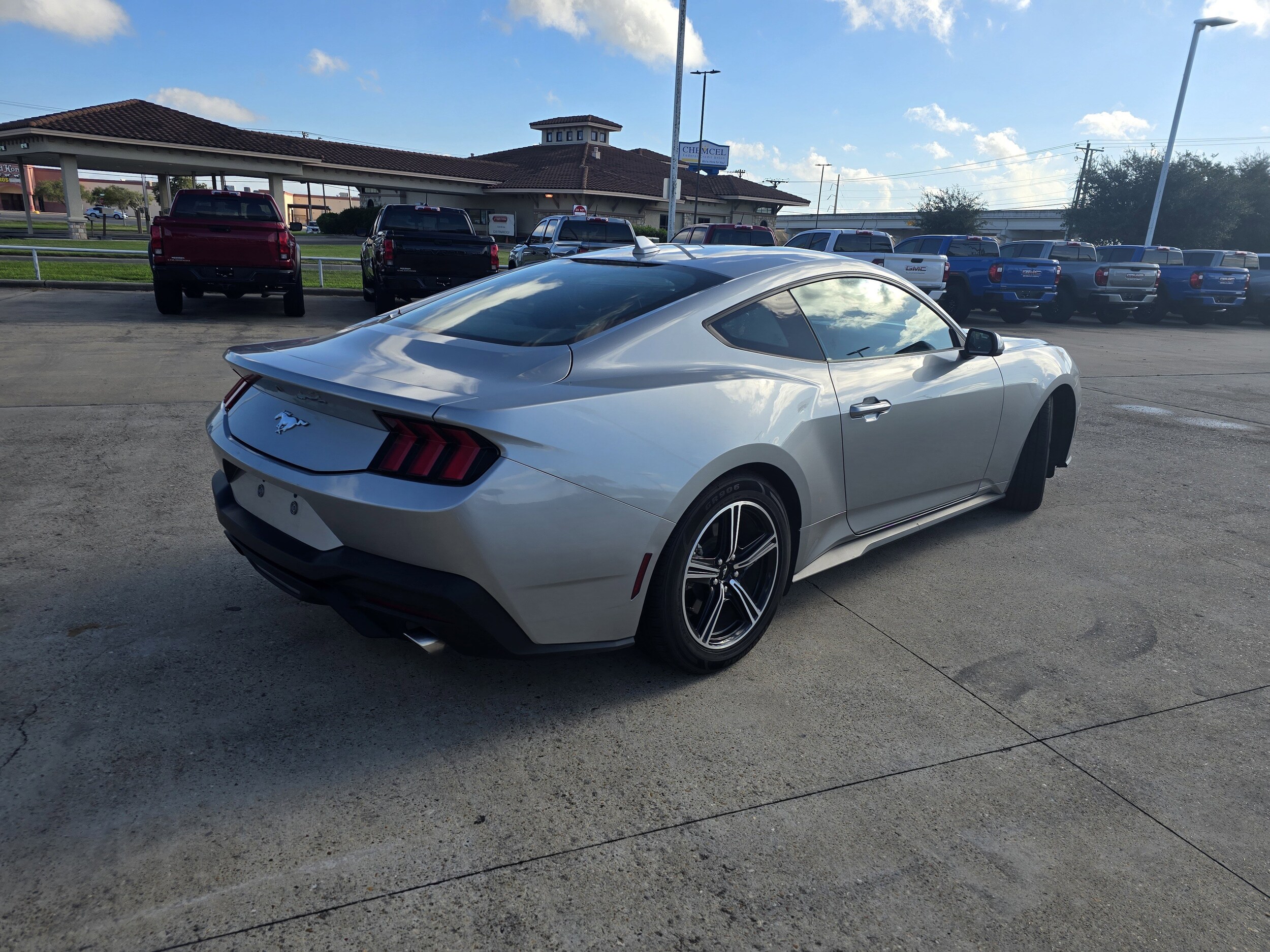 2024 Ford Mustang photo 3