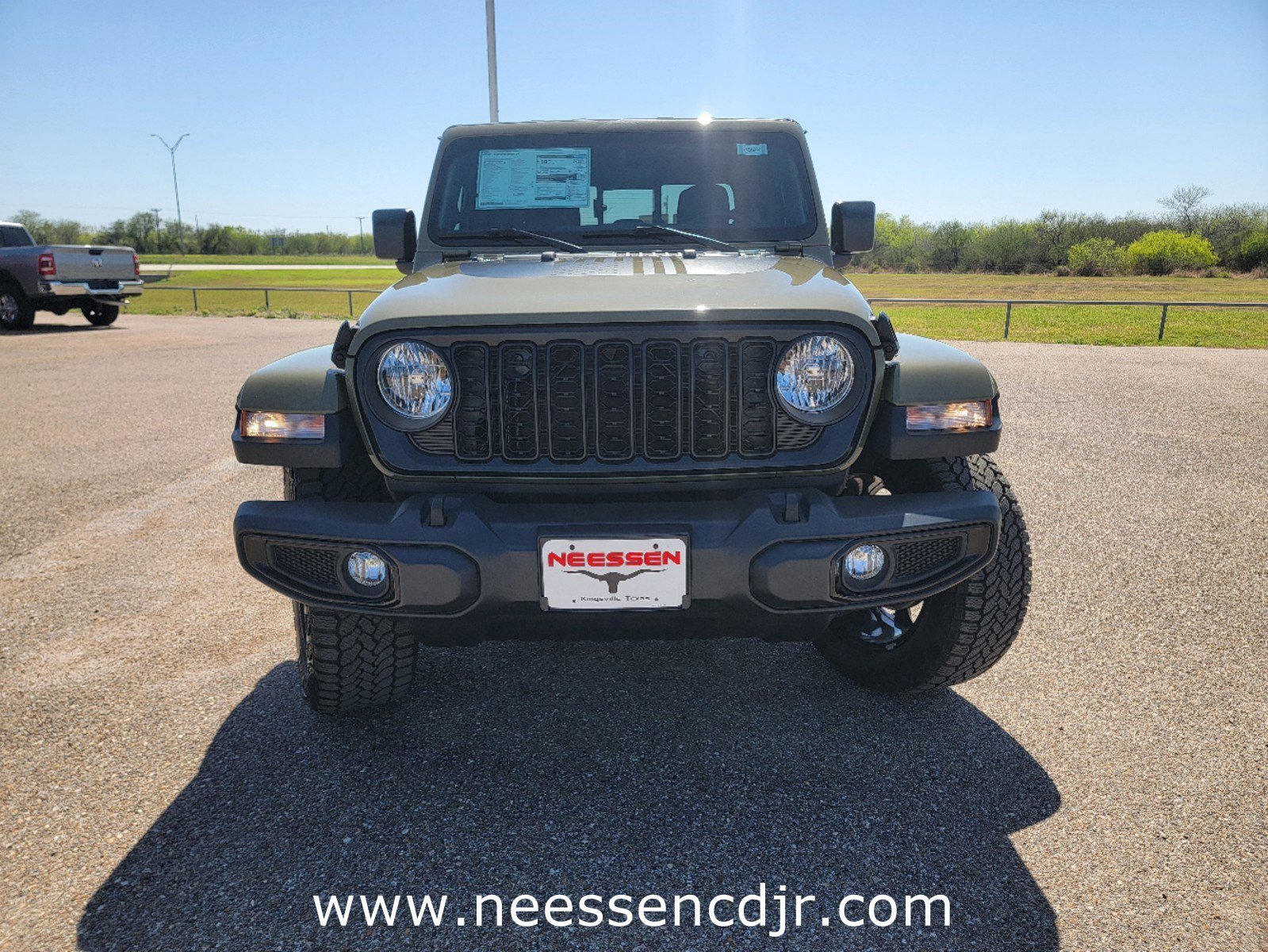 2025 Jeep Gladiator Sport photo 2