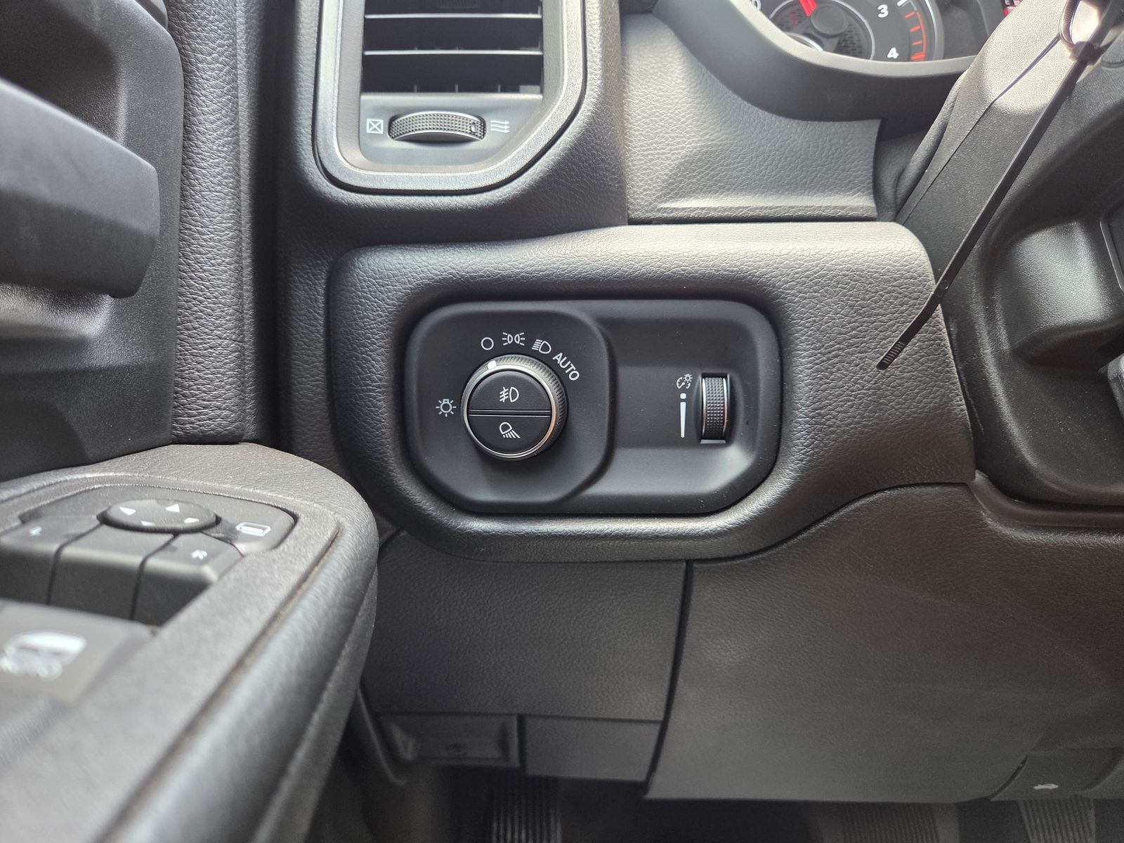 2025 RAM 3500 Chassis Tradesman - Photo 41