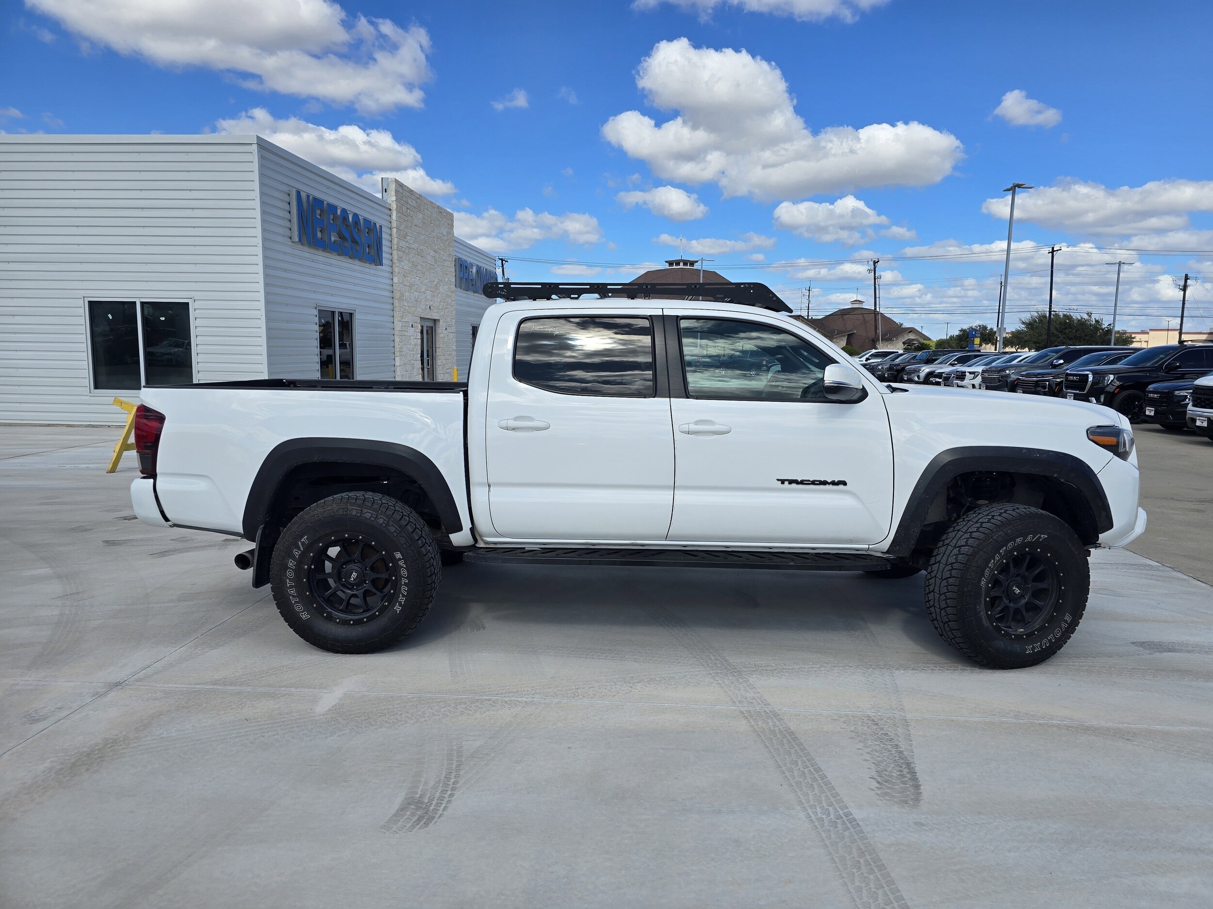 2018 Toyota Tacoma TRD Pro V6 photo 2