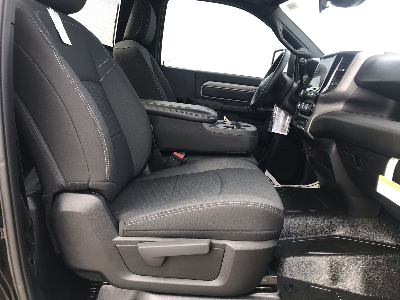 2025 RAM 3500 Chassis Tradesman - Photo 14