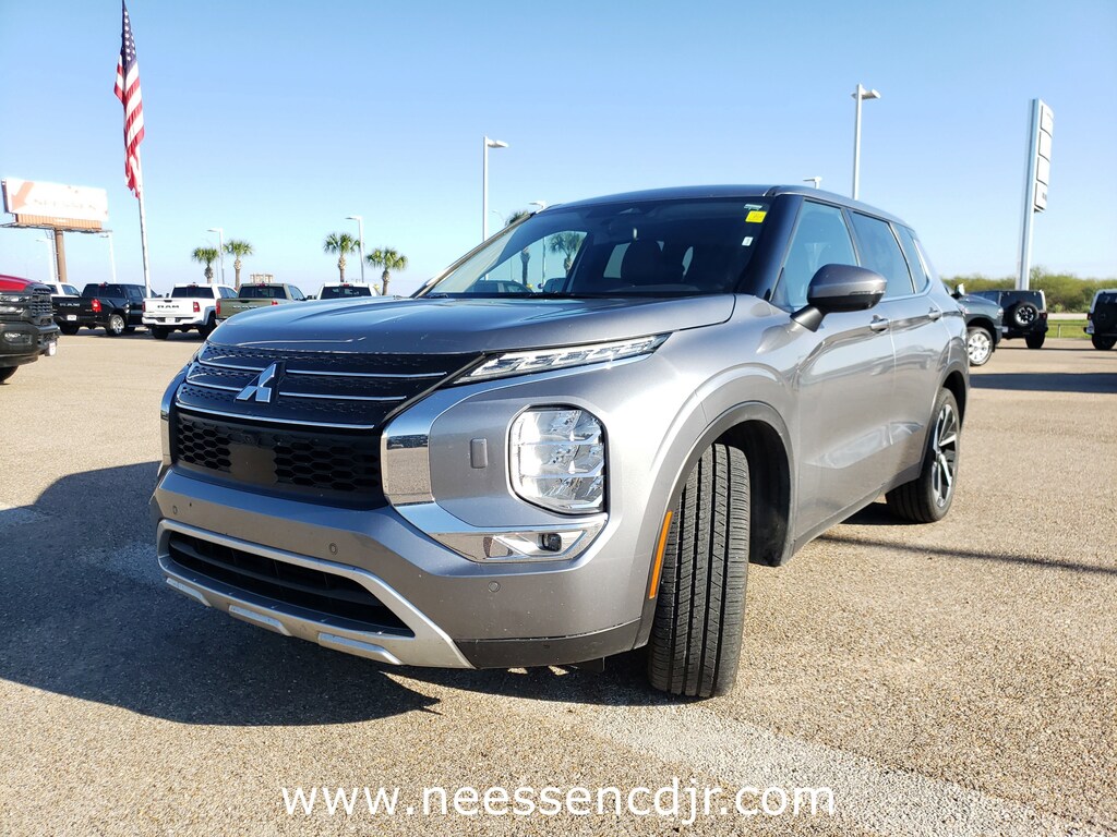 Used 2024 Mitsubishi Outlander SE Black Edition SUV