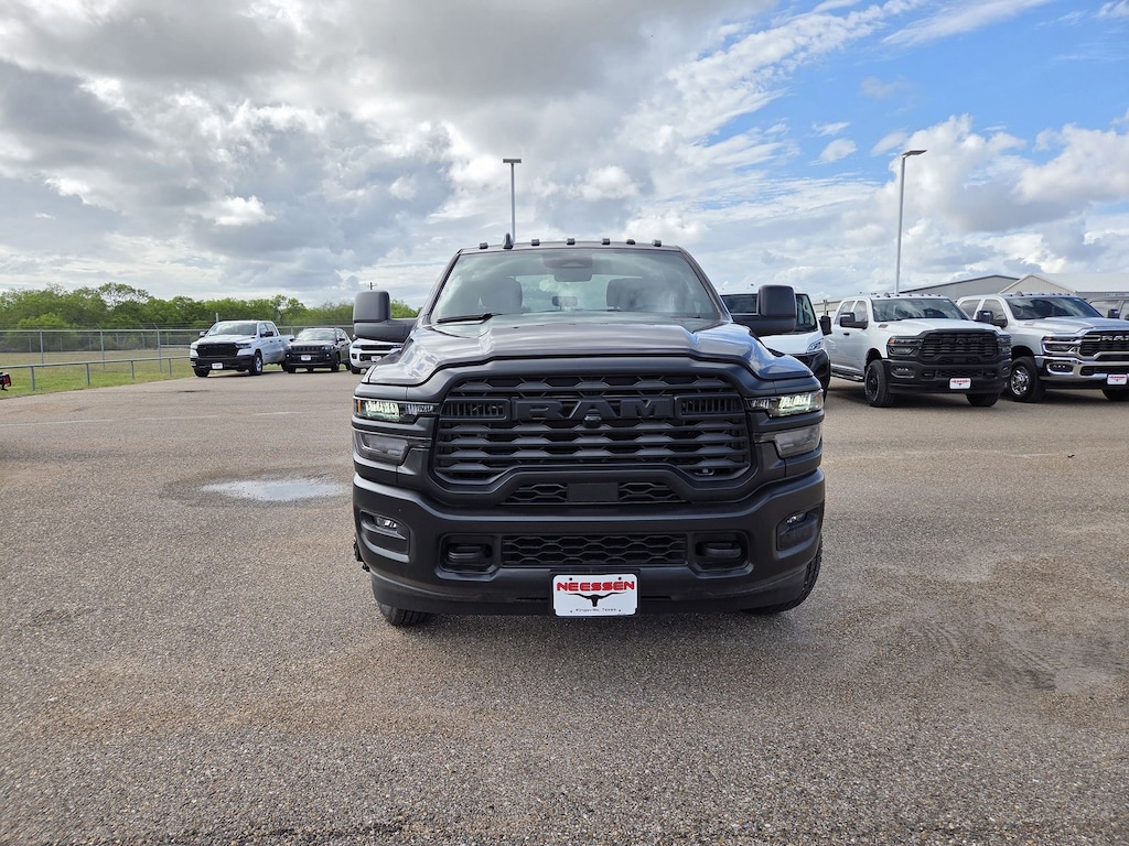 New 2026 Ram 3500 Chassis Cab TRADESMAN CREW 4X4 60' CA Pickup
