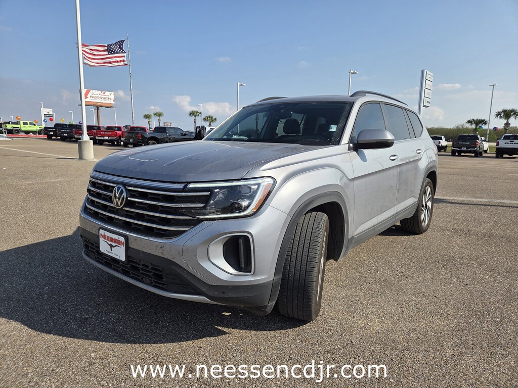 Used 2025 Volkswagen Atlas 2.0T SE w/Technology SUV