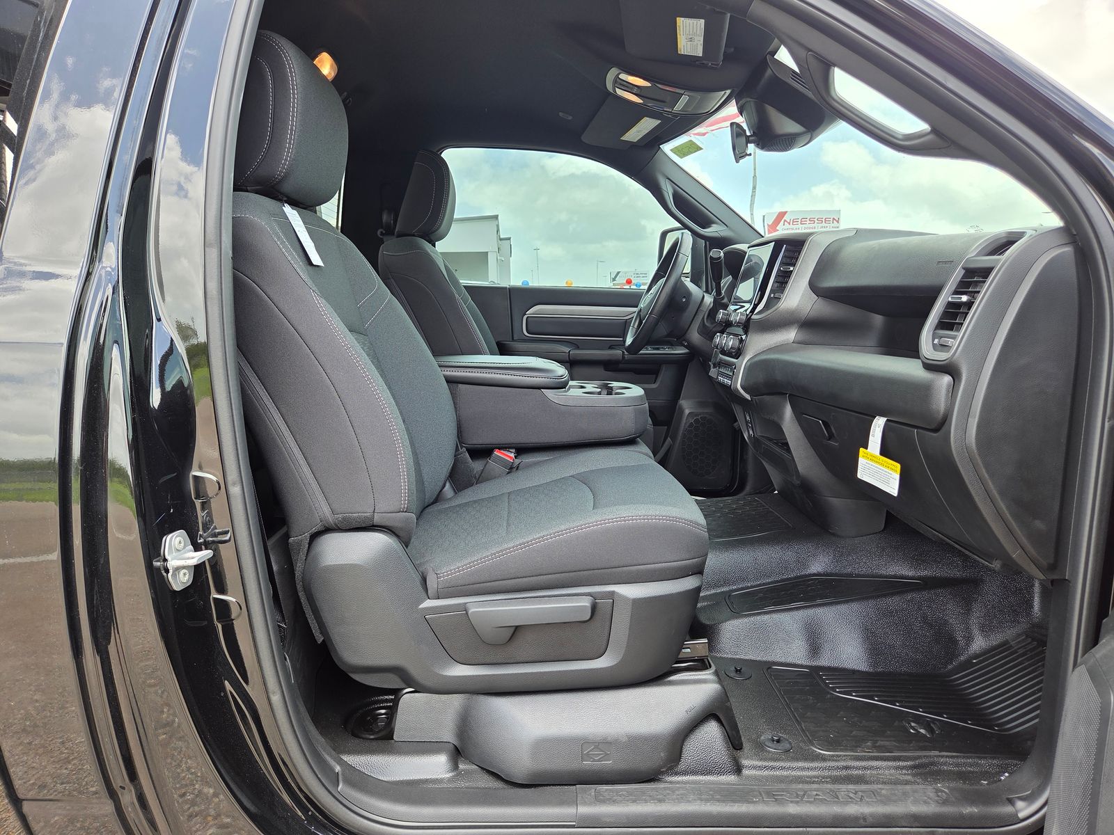 2025 RAM 3500 Chassis Tradesman - Photo 27