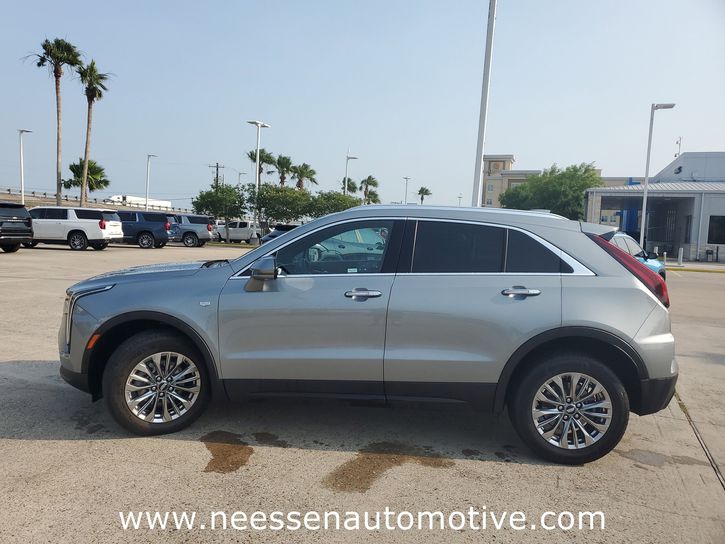 2024 Cadillac XT4 Premium Luxury photo 4