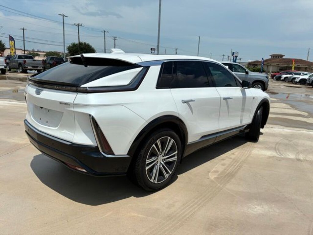 Used 2024 Cadillac Lyriq Luxury SUV