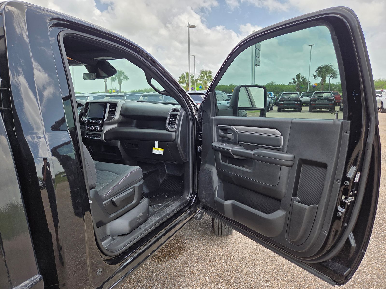 2025 RAM 3500 Chassis Tradesman - Photo 26