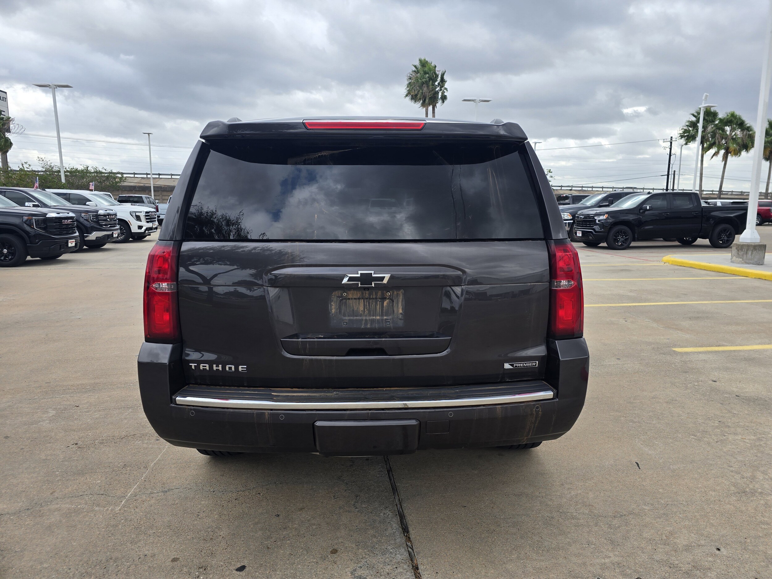 2018 Chevrolet Tahoe Premier photo 3