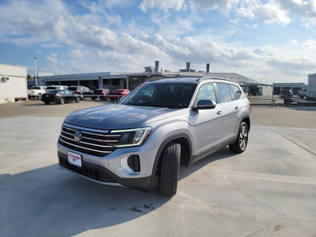 Used 2024 Volkswagen Atlas 2.0T SE w/Technology SUV