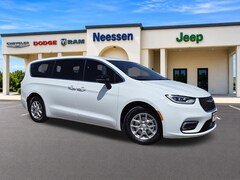 2026 Chrysler Pacifica SELECT Passenger Van