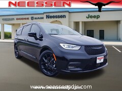 2026 Chrysler Pacifica LIMITED Passenger Van