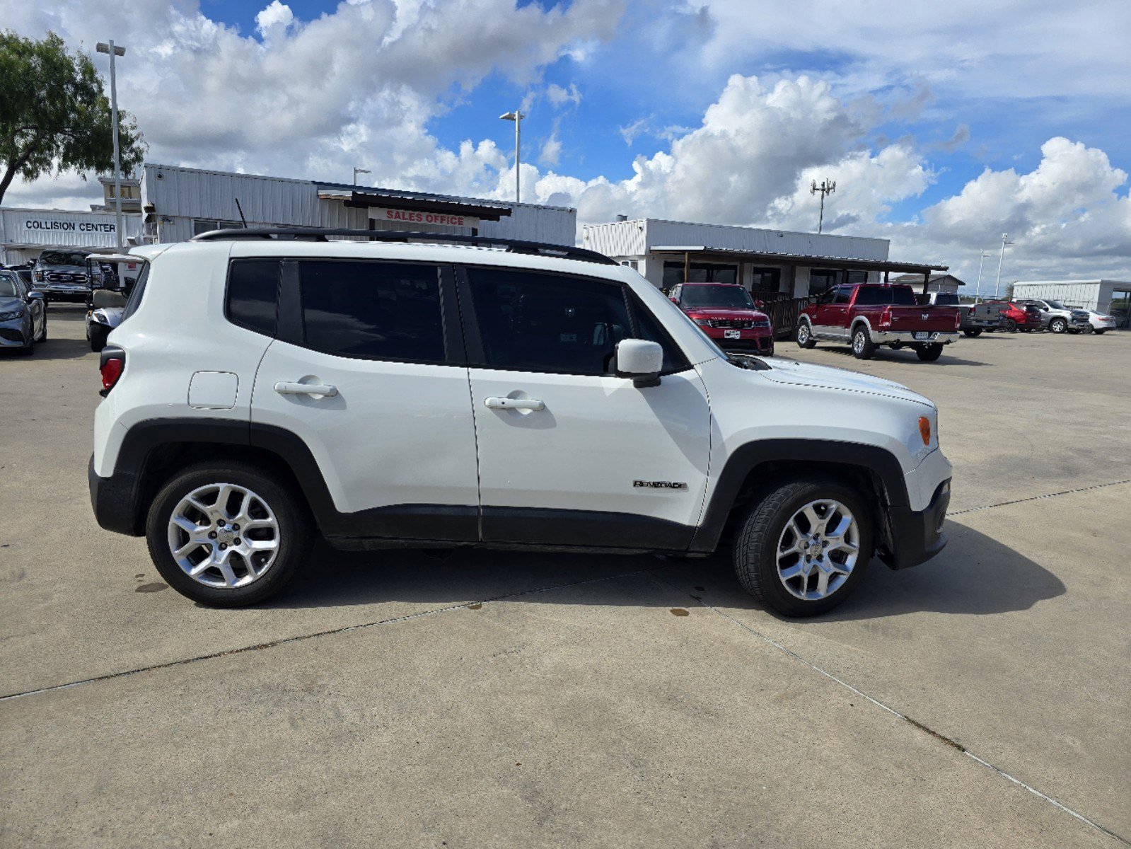 Used 2018 Jeep Renegade Latitude with VIN ZACCJABB6JPH98224 for sale in Kingsville, TX