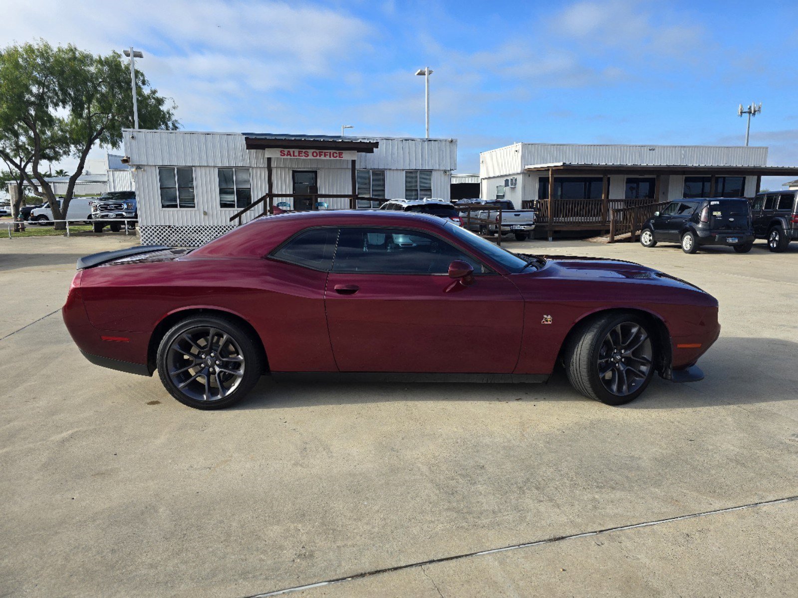 Used 2022 Dodge Challenger R/T with VIN 2C3CDZFJ2NH172172 for sale in Kingsville, TX