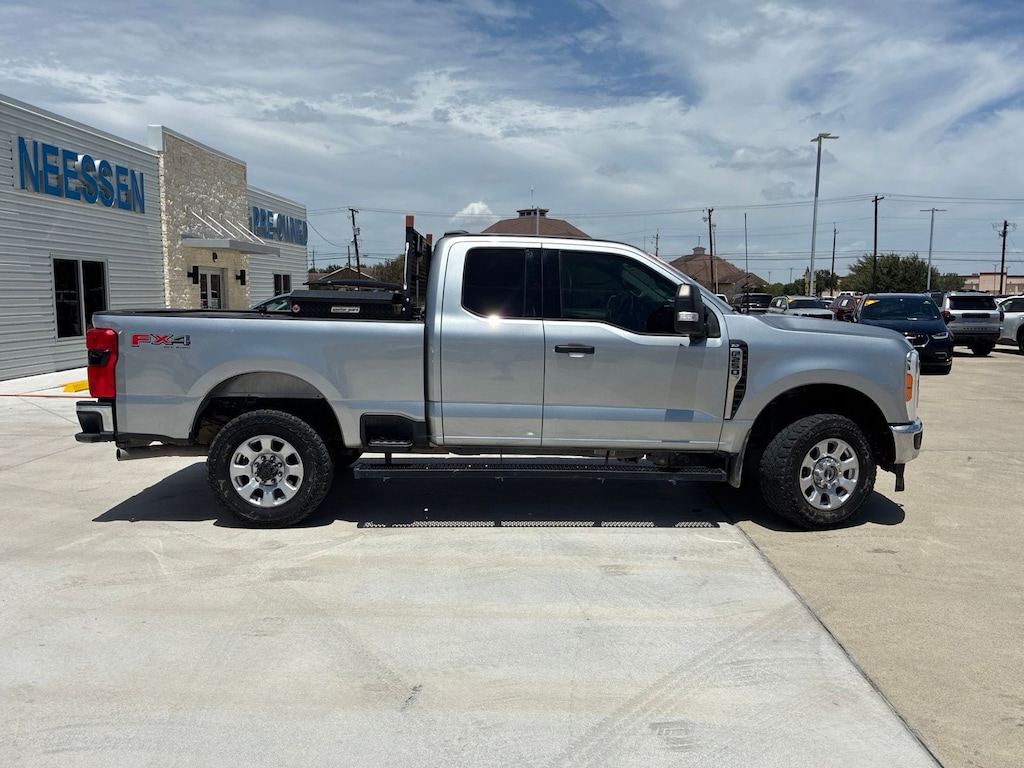 Used 2023 Ford F-250SD XLT Truck