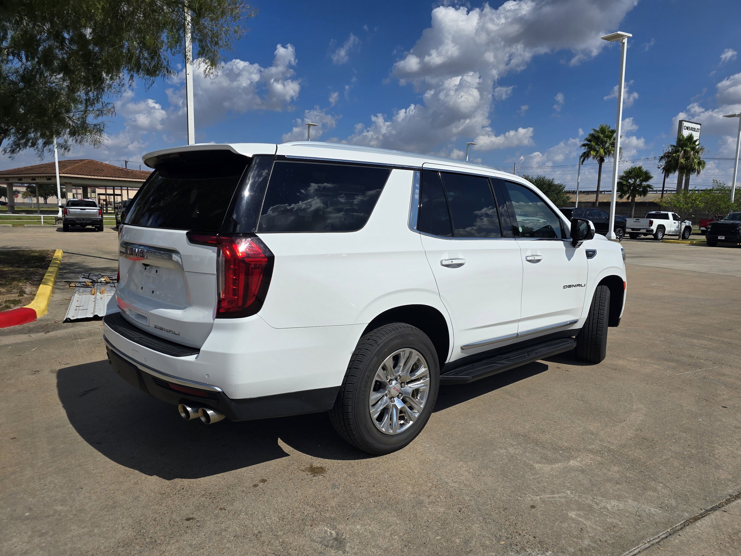 2023 Gmc Yukon Denali photo 2