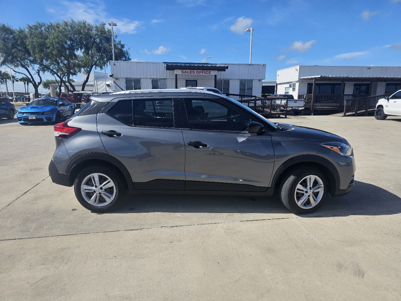 Used 2018 Nissan Kicks S with VIN 3N1CP5CU1JL531221 for sale in Kingsville, TX