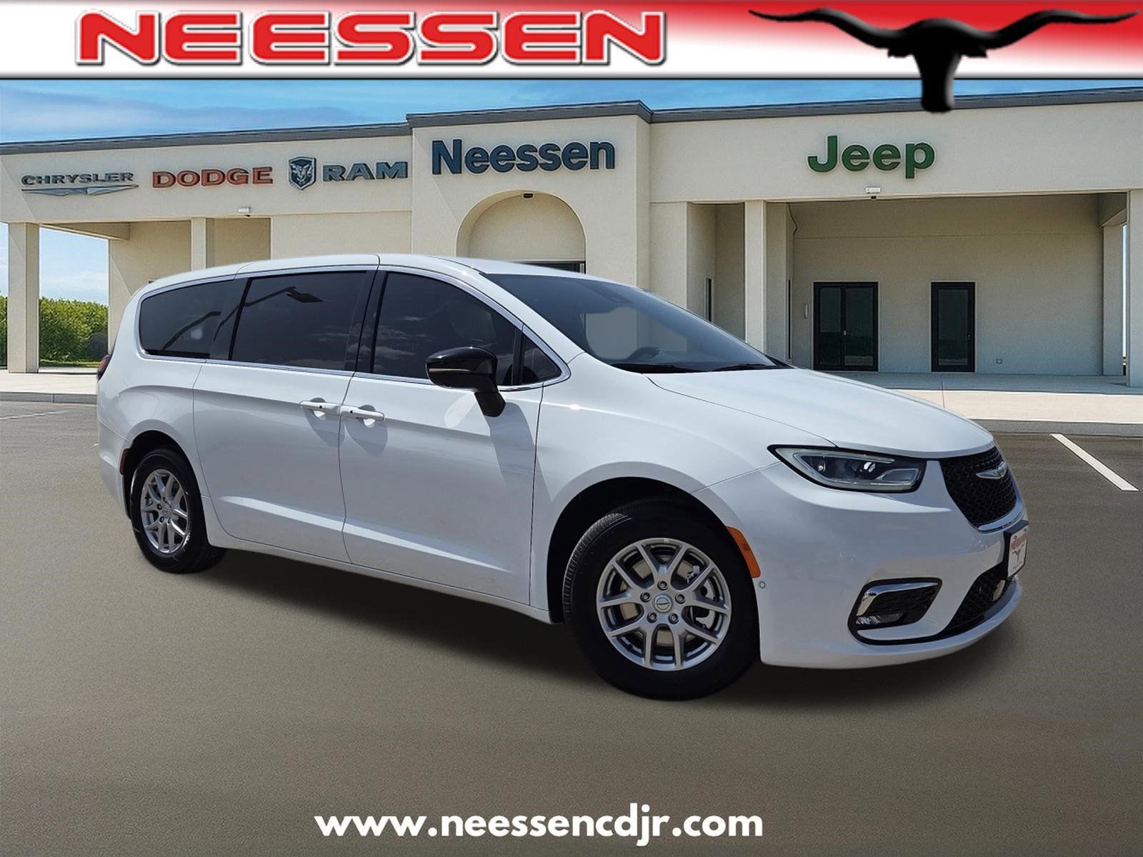 2026 Chrysler Pacifica Select's photo