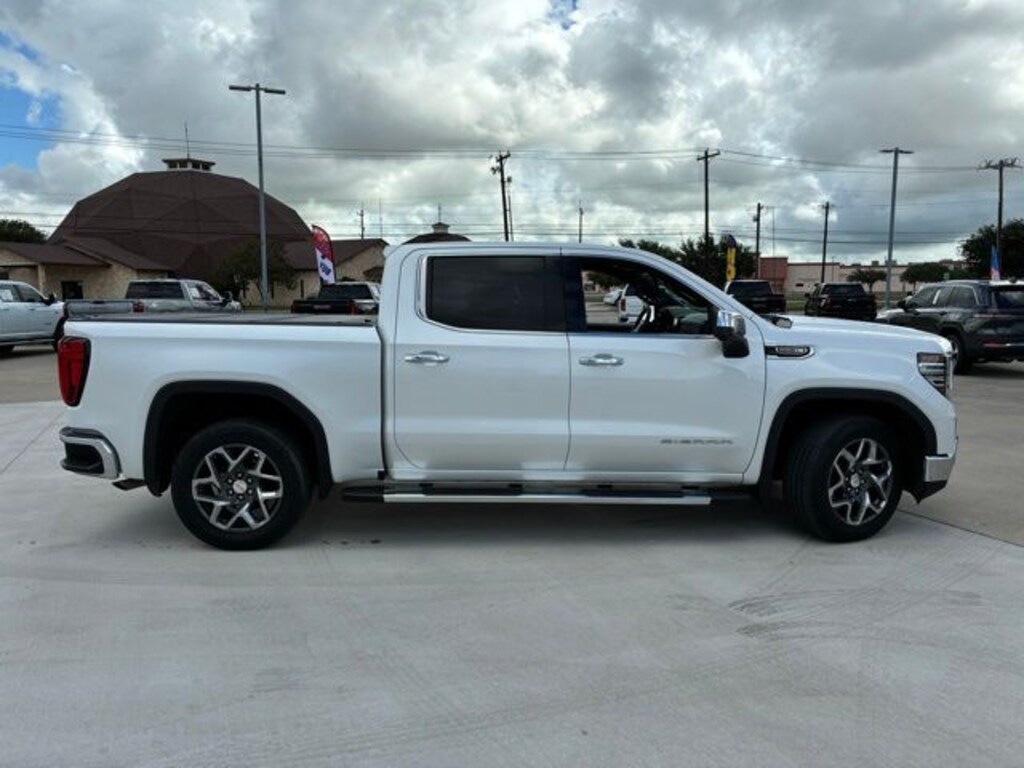 Used 2022 GMC Sierra 1500 SLT Truck