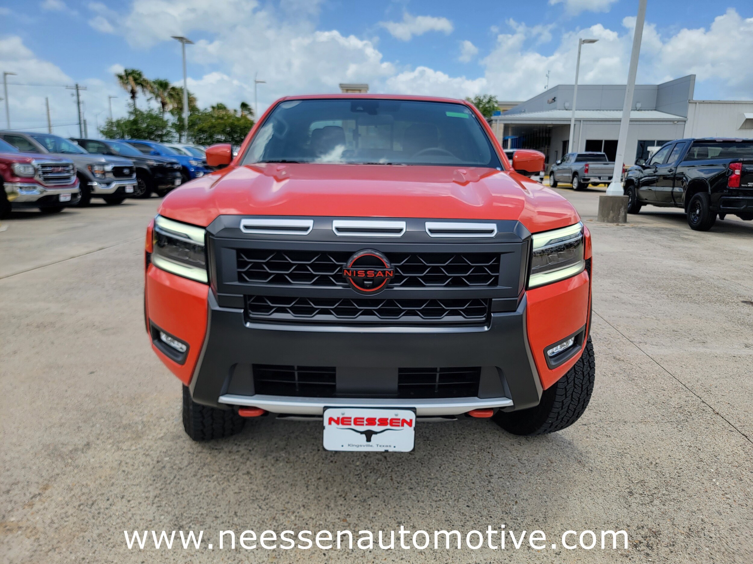 2025 Nissan Frontier PRO-4X photo 2