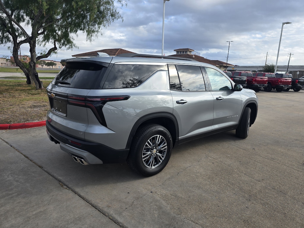 Used 2024 Chevrolet Traverse LT SUV