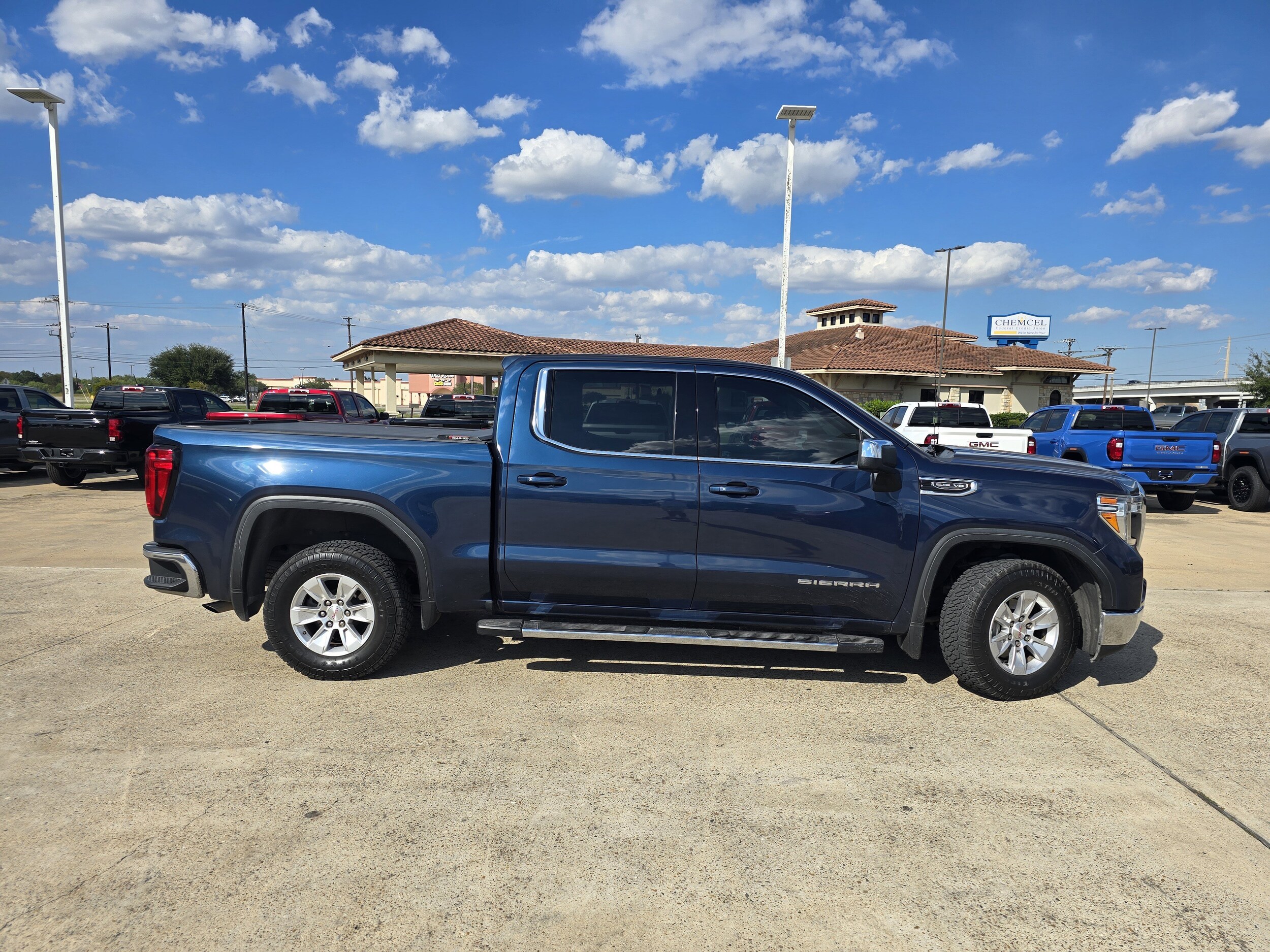 2020 Gmc Sierra 1500 SLE photo 2