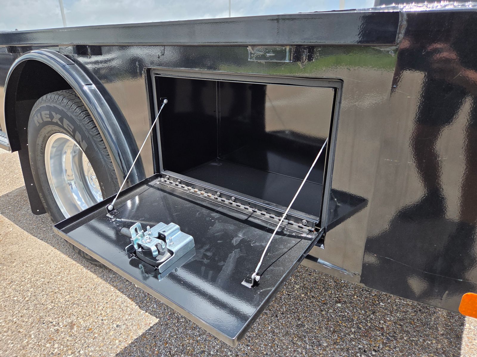 2025 RAM 3500 Chassis Tradesman - Photo 16