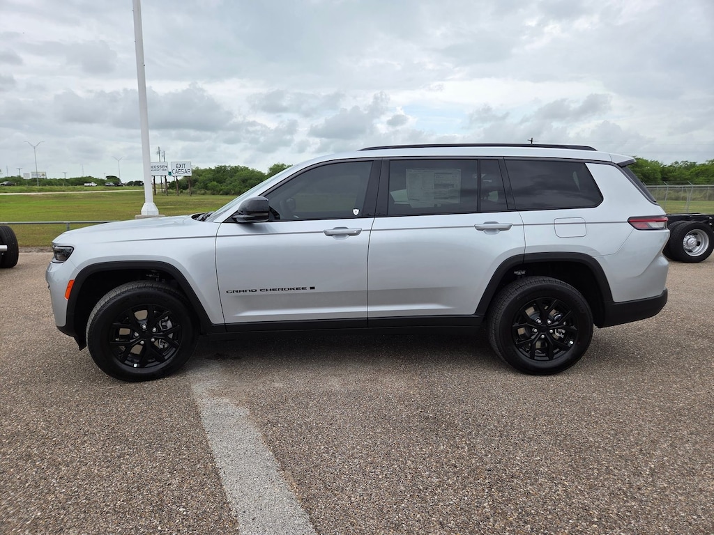New 2026 Jeep Grand Cherokee L LAREDO ALTITUDE 4X2 Sport Utility
