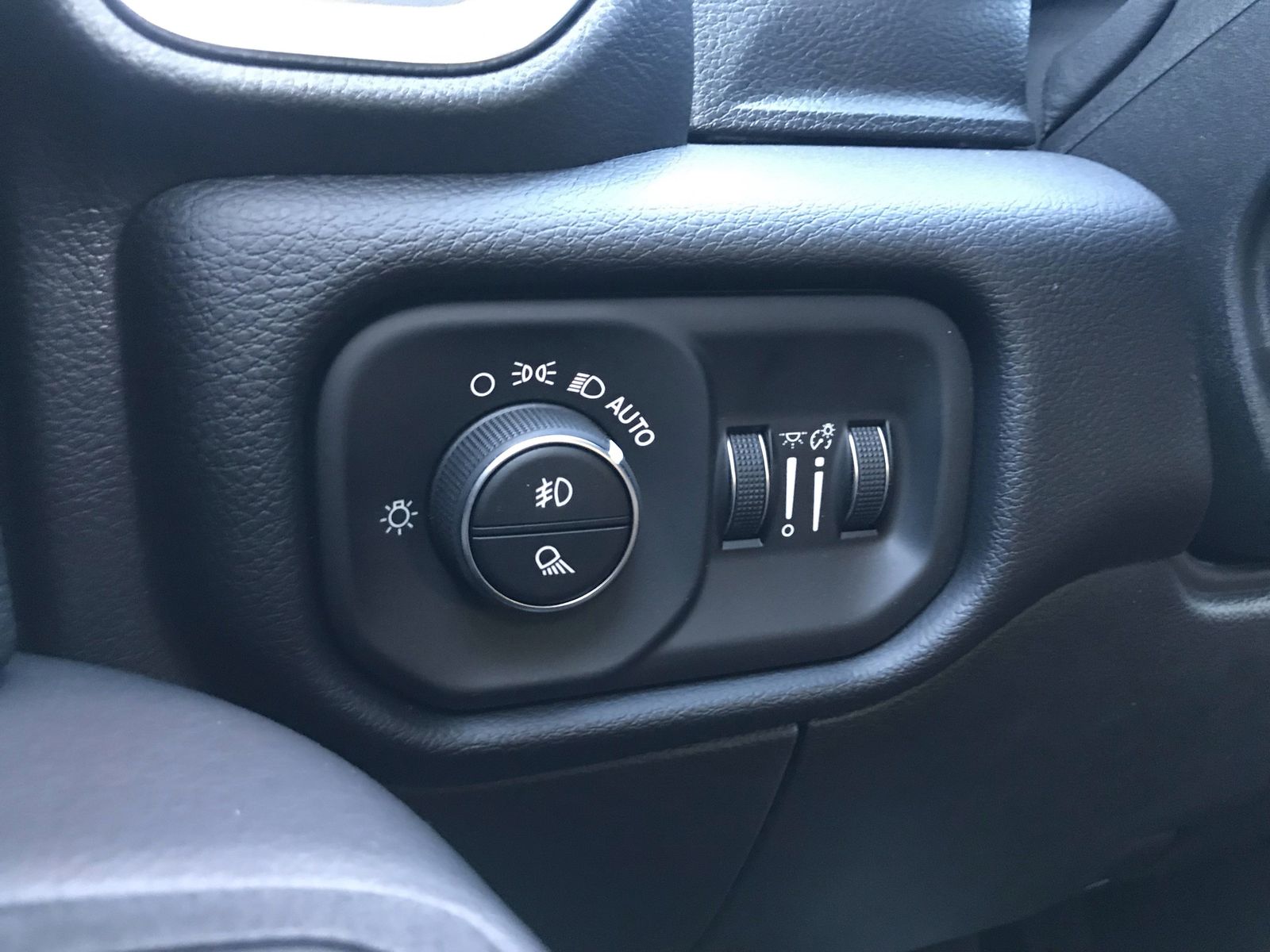 2025 RAM 2500 Laramie - Photo 37