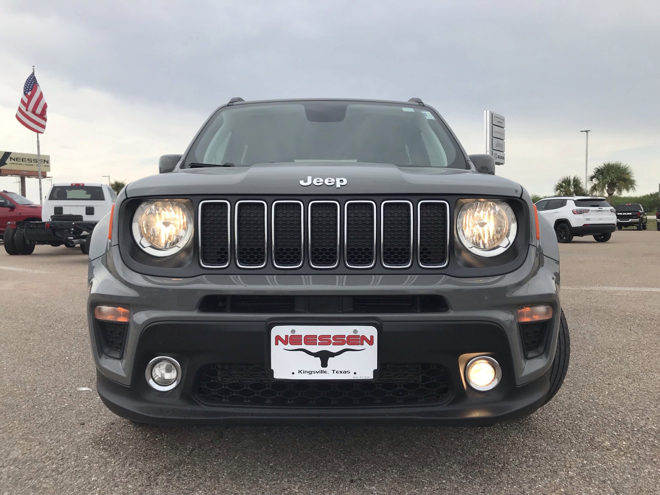 2020 Jeep Renegade Latitude photo 2