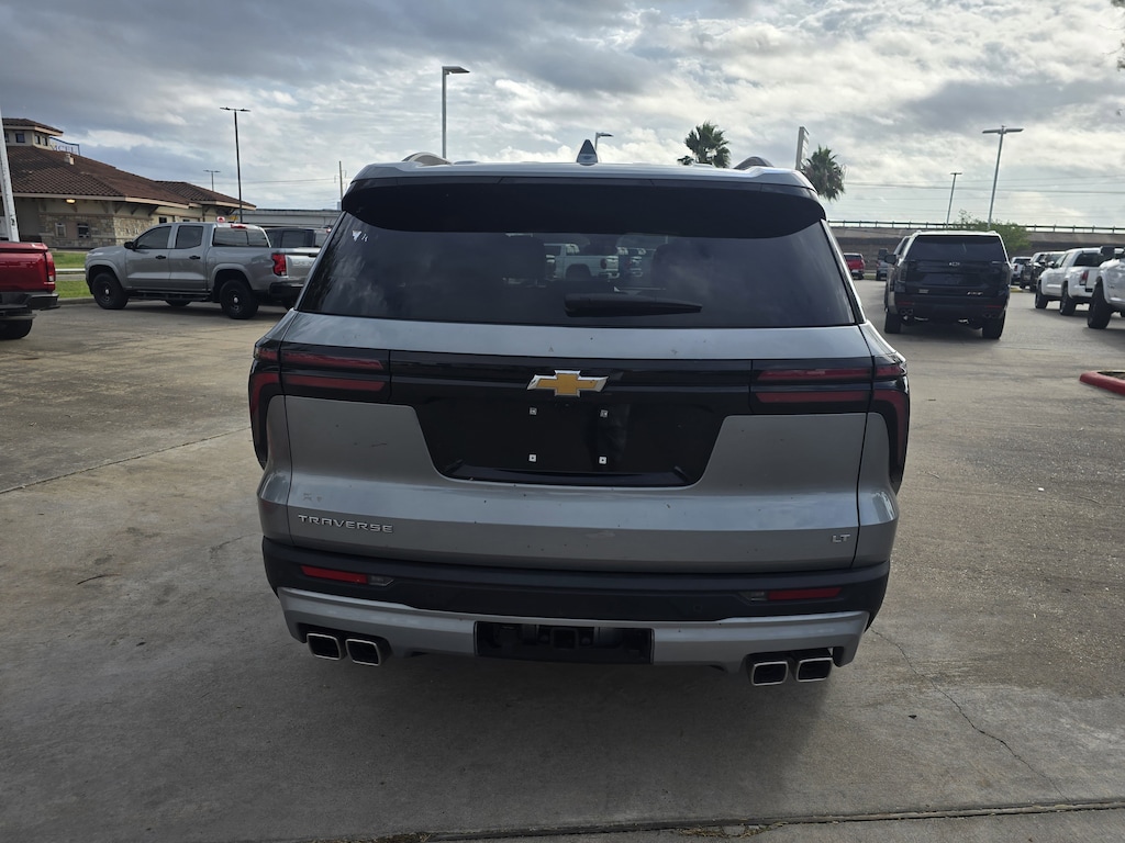 Used 2024 Chevrolet Traverse LT SUV
