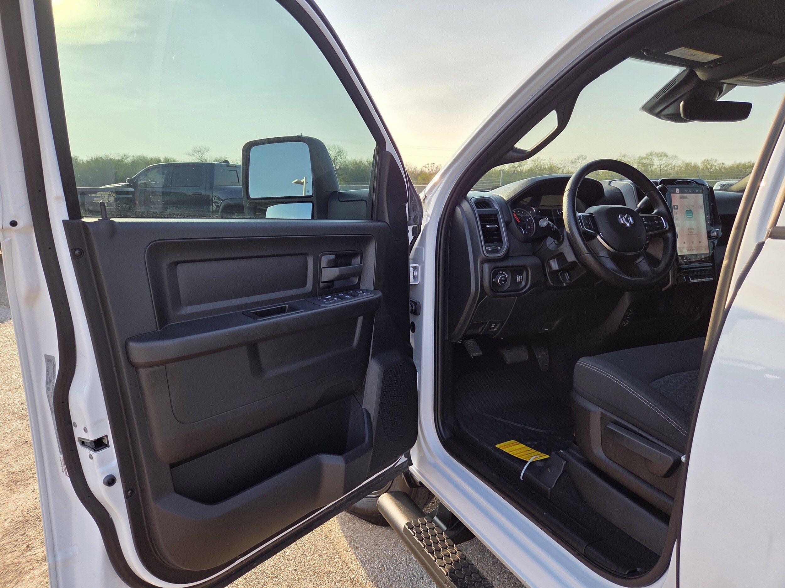 2025 RAM 2500 Tradesman - Photo 13