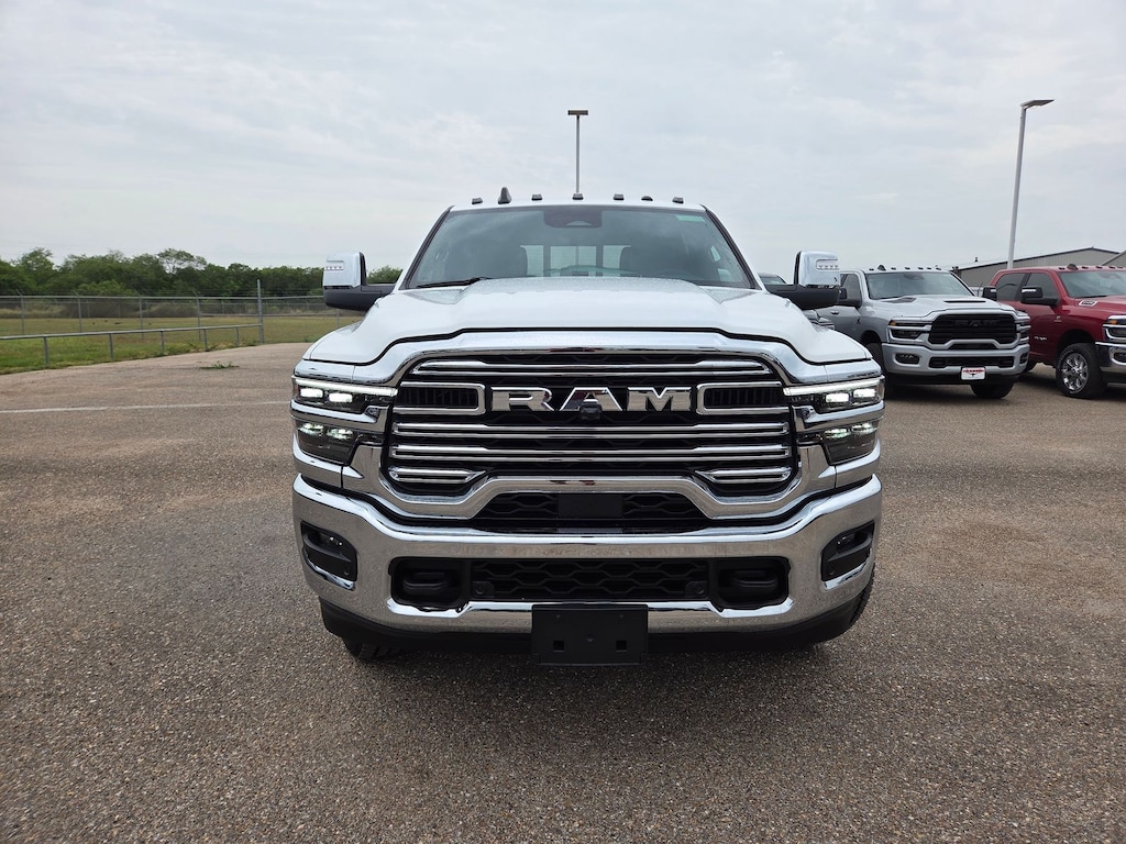 New 2026 Ram 2500 LARAMIE CREW CAB 4X4 8' BOX Pickup