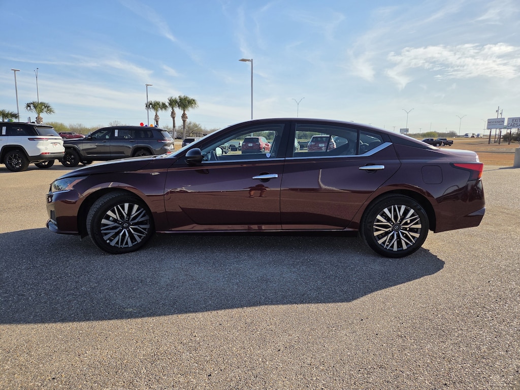 Used 2025 Nissan Altima SV Sedan
