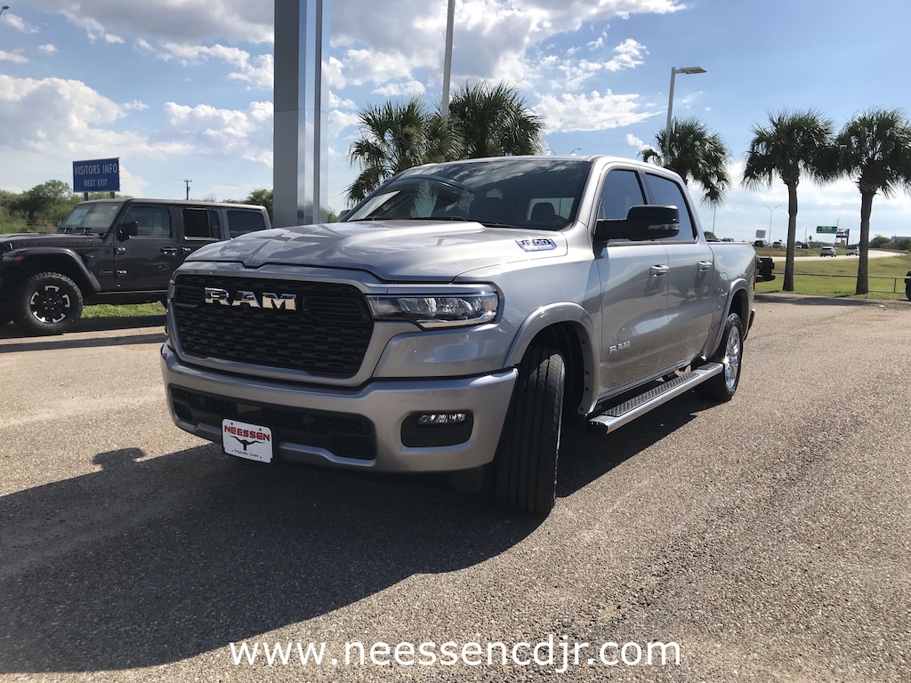 New 2025 Ram 1500 LONE STAR CREW CAB 4X4 5'7 BOX Pickup