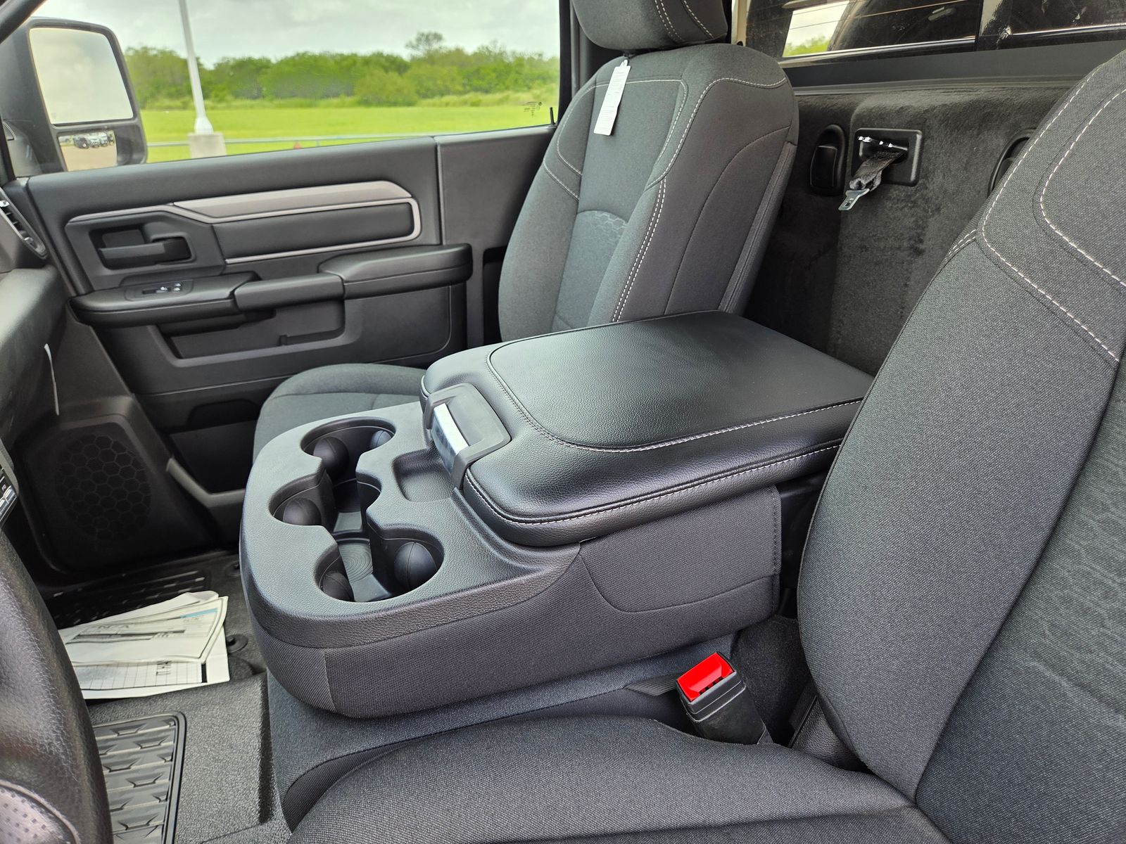 2025 RAM 3500 Chassis Tradesman - Photo 32