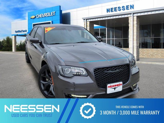 2022 Chrysler 300 Touring L's photo