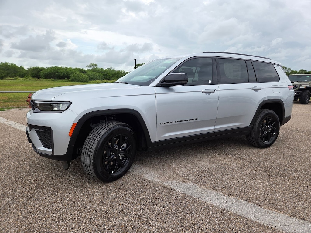 New 2026 Jeep Grand Cherokee L LAREDO ALTITUDE 4X2 Sport Utility