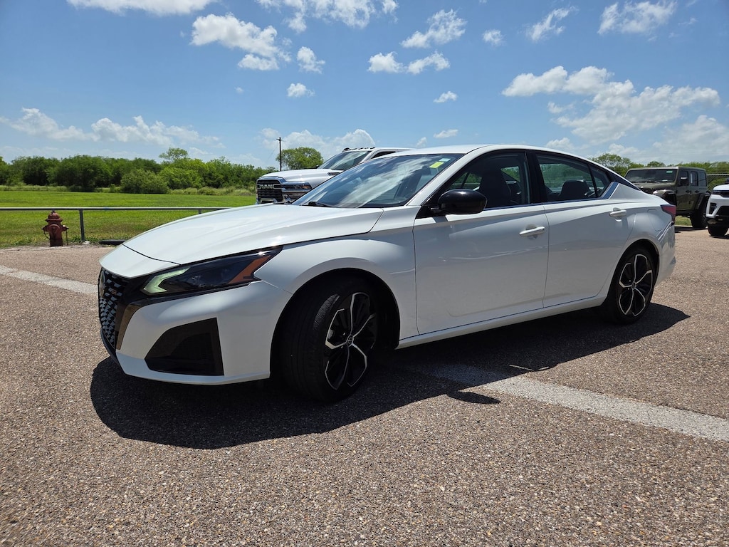 Used 2024 Nissan Altima 2.5 SR Sedan