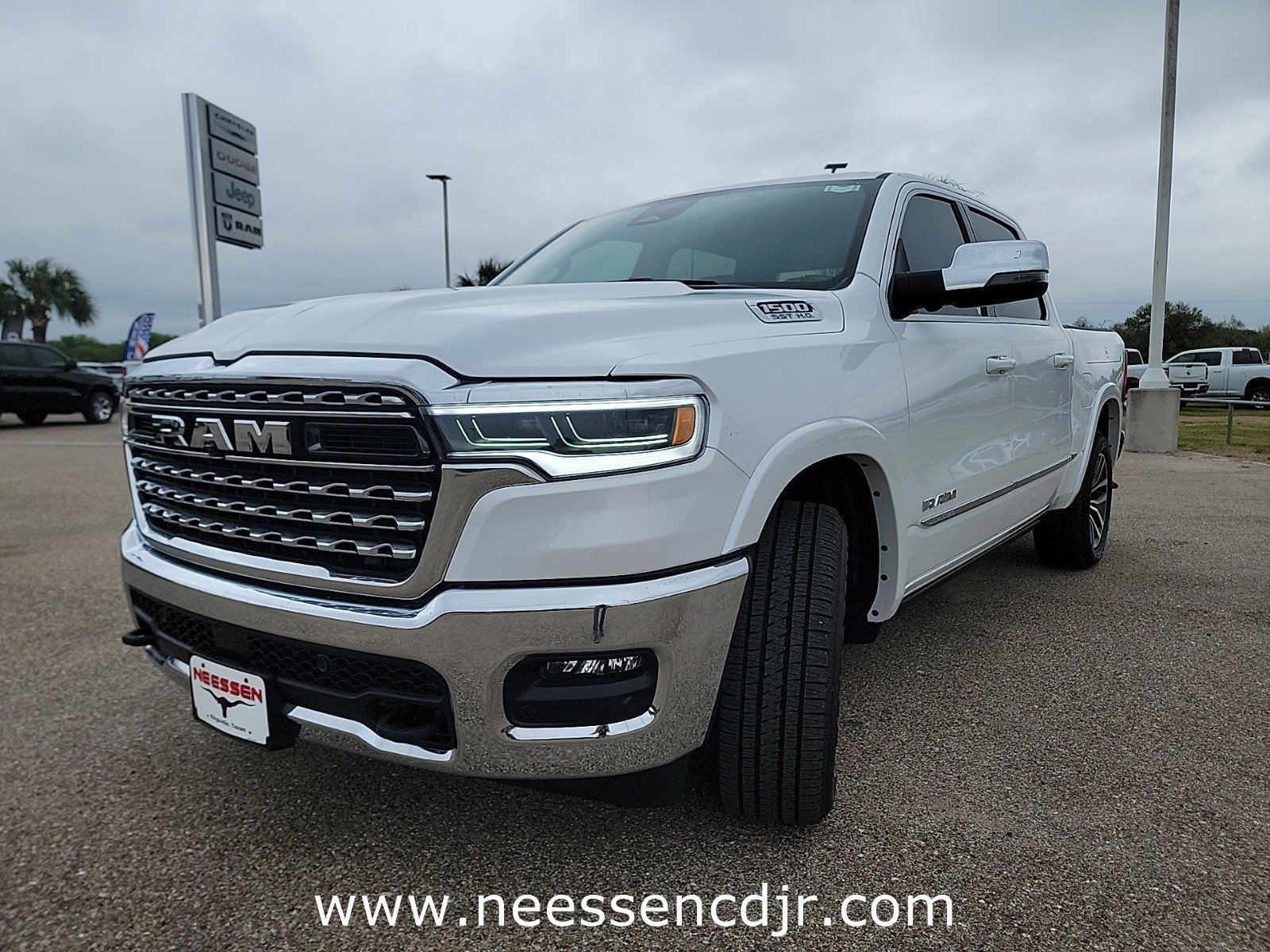 2025 Ram 1500 Limited photo 3