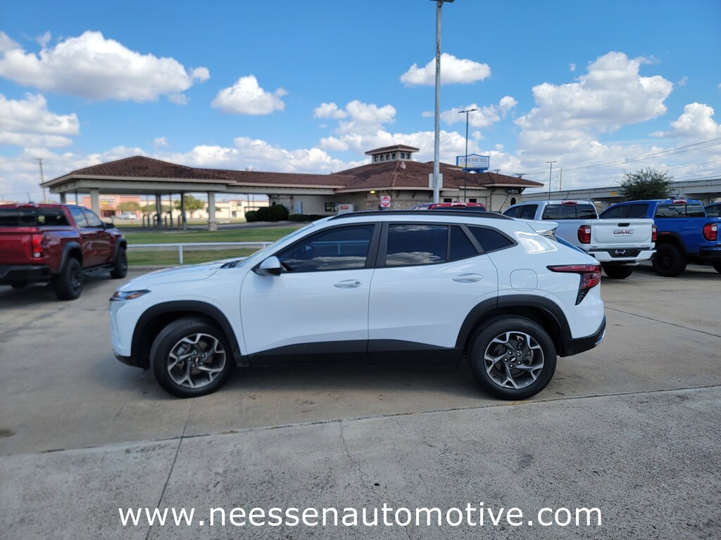 Used 2024 Chevrolet Trax LT SUV