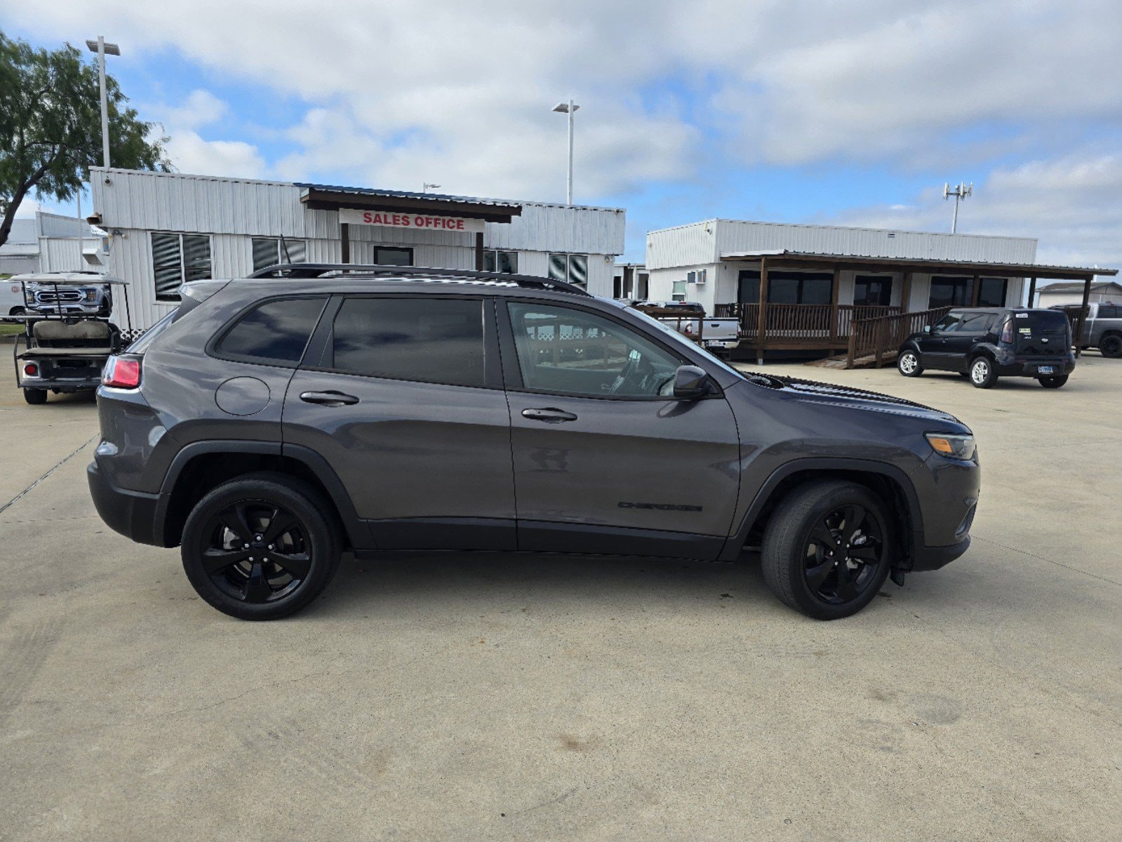 Used 2021 Jeep Cherokee Altitude with VIN 1C4PJLLB5MD174140 for sale in Kingsville, TX