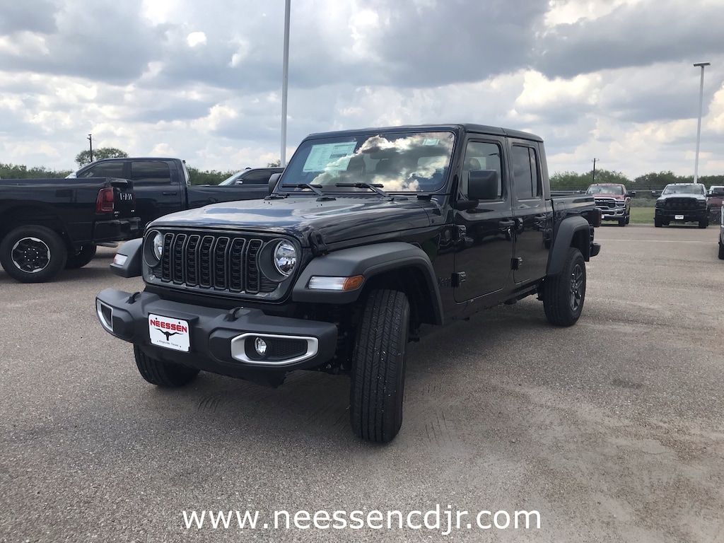 New 2025 Jeep Gladiator SPORT S 4X4 Pickup