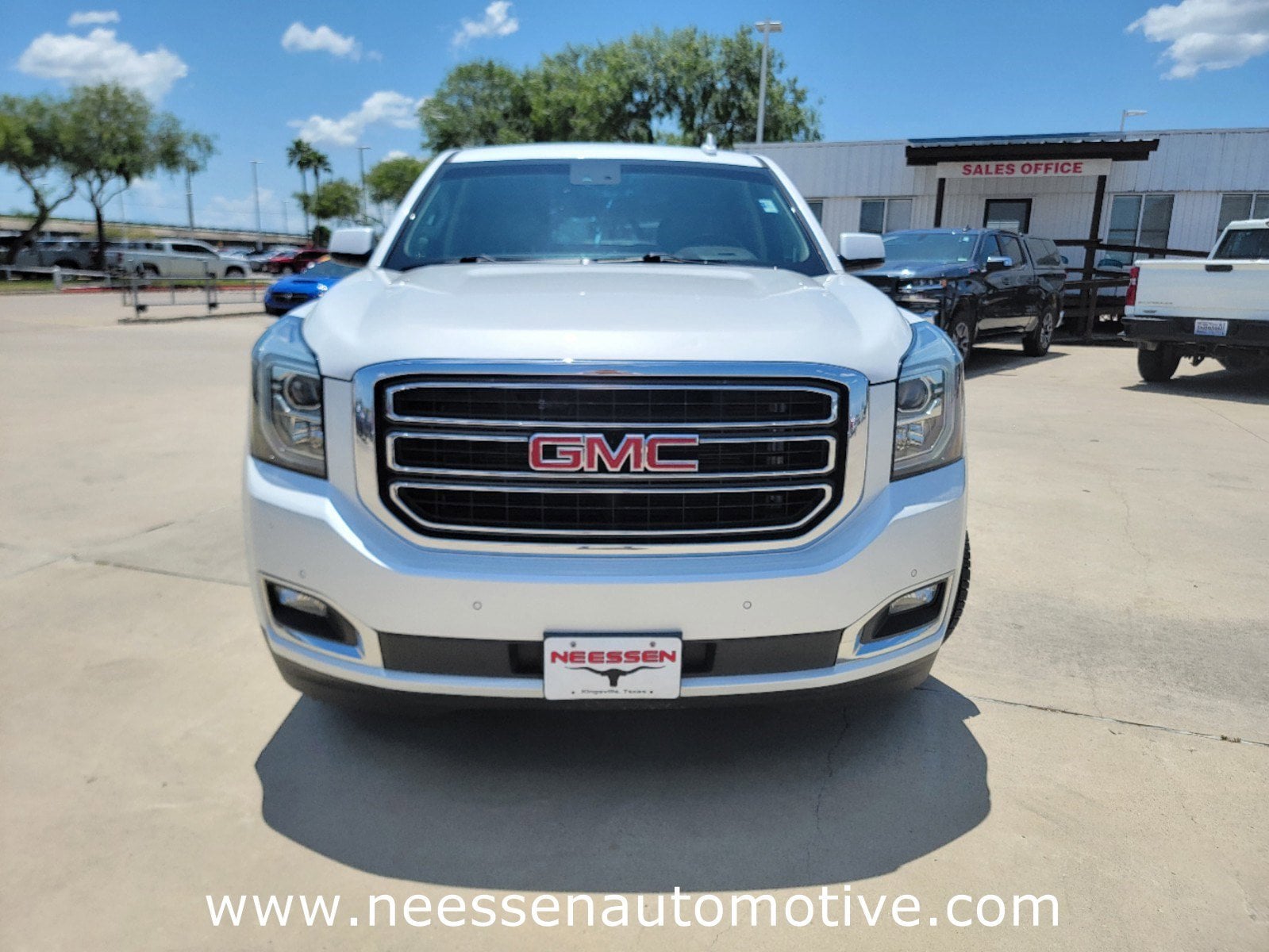 Used 2018 GMC Yukon XL SLT with VIN 1GKS1GKC1JR195873 for sale in Kingsville, TX