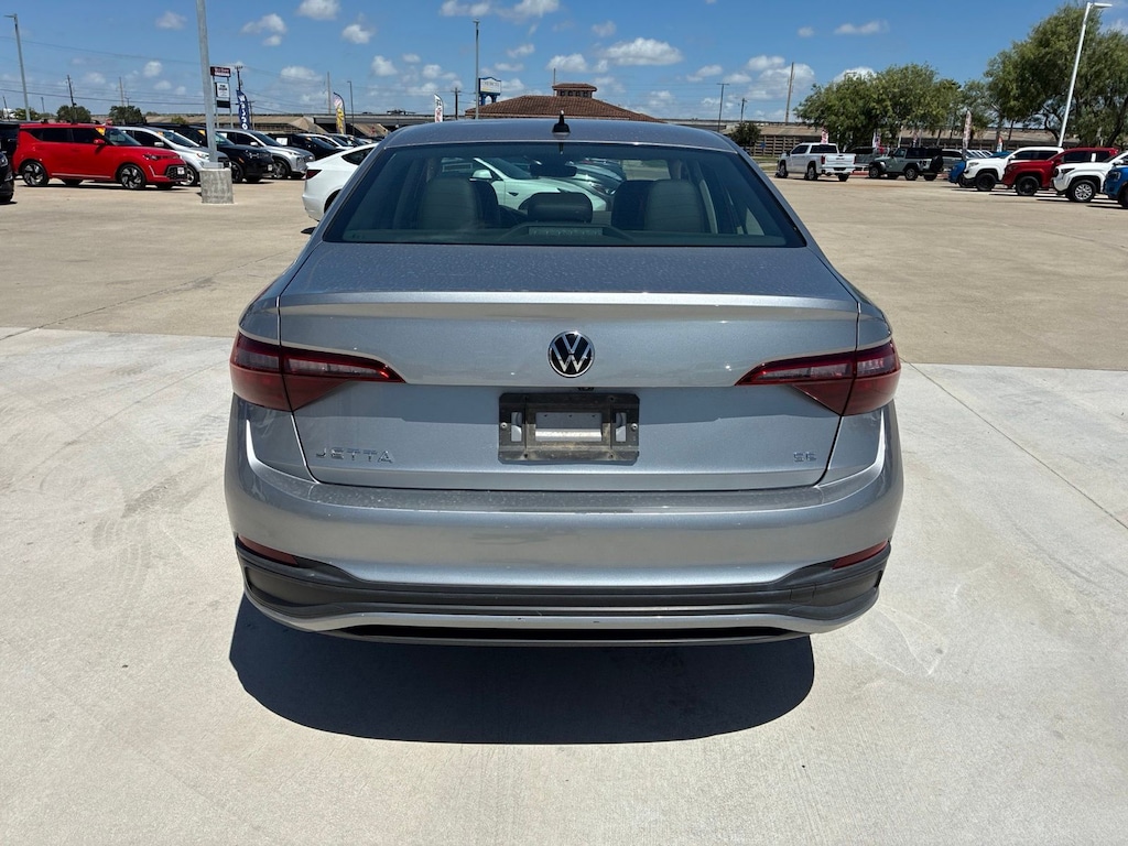 Used 2024 Volkswagen Jetta 1.5T SE Sedan