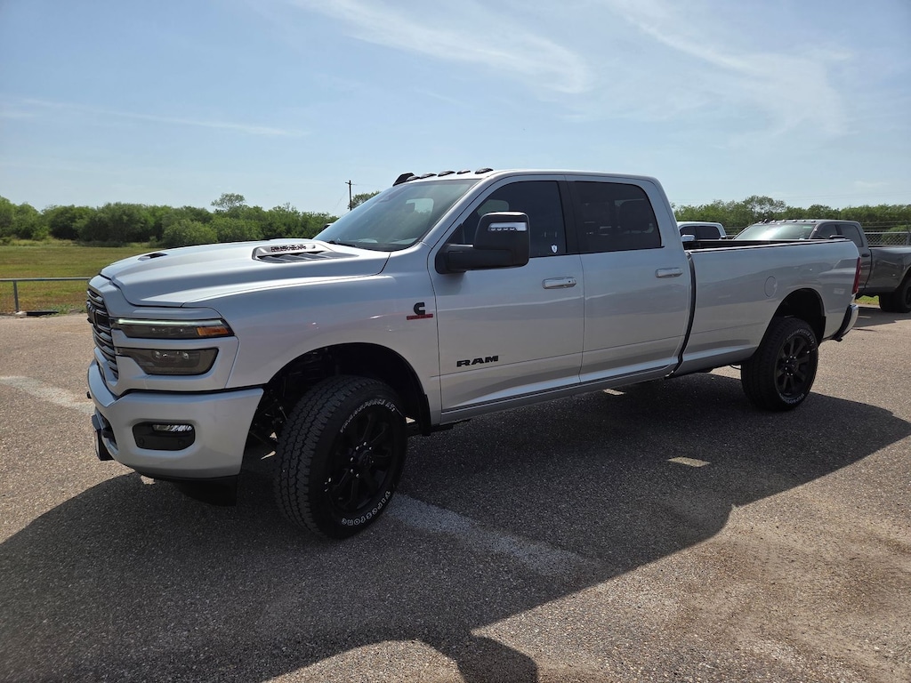 New 2026 Ram 2500 LARAMIE CREW CAB 4X4 8' BOX Pickup