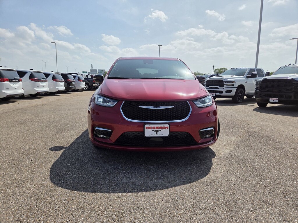 New 2026 Chrysler Pacifica SELECT Passenger Van