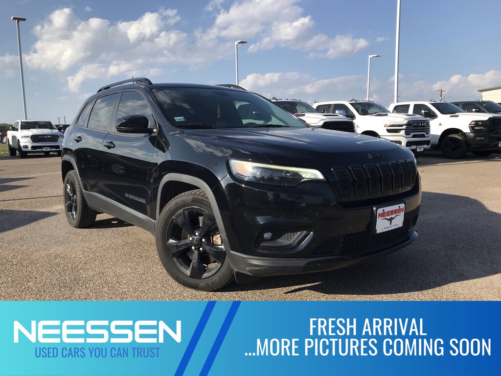 Used 2019 Jeep Cherokee Latitude Plus FWD SUV